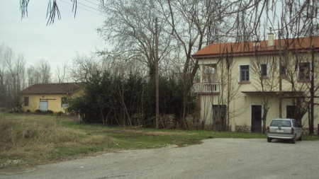 Πρώην Σιδηροδρομικός Σταθμός Βυρώνειας (πίσω όψη)